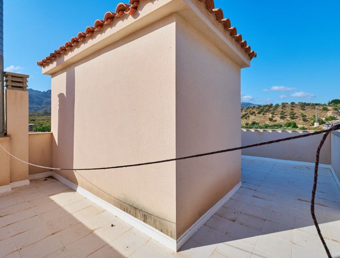 Image No.28-2 Bed Property for sale