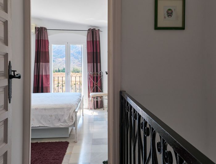 Image No.19-2 Bed Townhouse for sale
