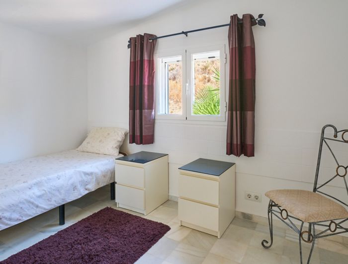 Image No.29-2 Bed Townhouse for sale