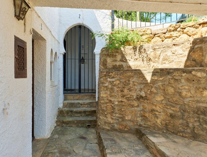 Image No.5-2 Bed Townhouse for sale