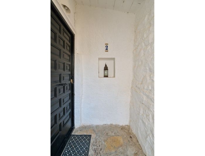 Image No.6-2 Bed Townhouse for sale