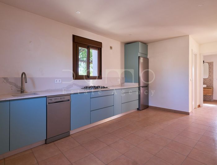 Image No.11-2 Bed Country House for sale