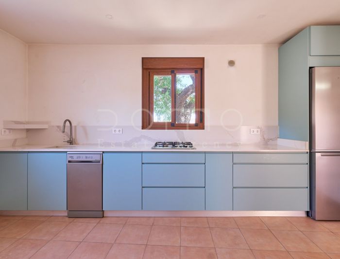 Image No.12-2 Bed Country House for sale