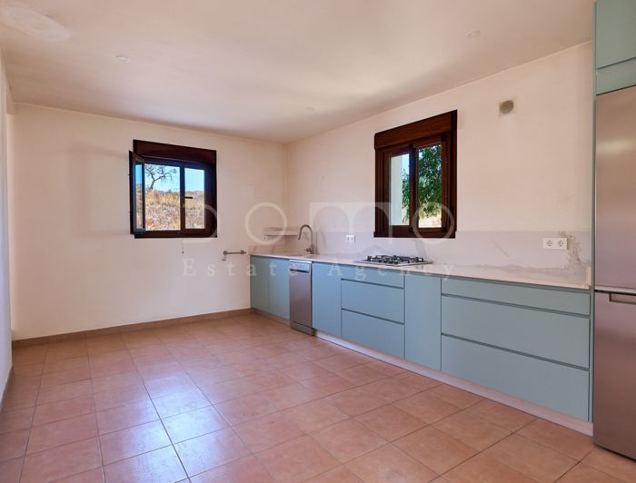 Image No.13-2 Bed Country House for sale