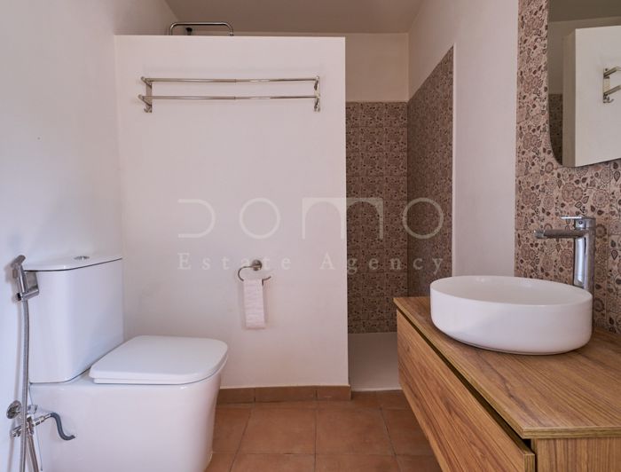 Image No.18-2 Bed Country House for sale
