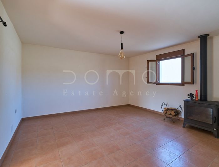 Image No.21-2 Bed Country House for sale