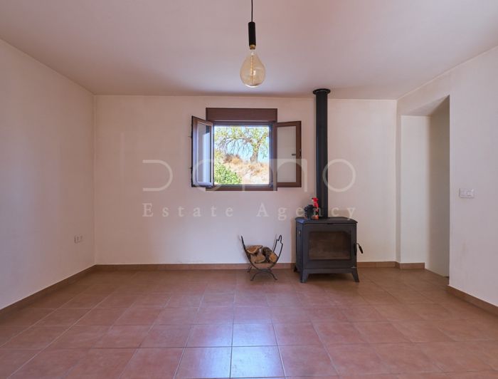 Image No.22-2 Bed Country House for sale