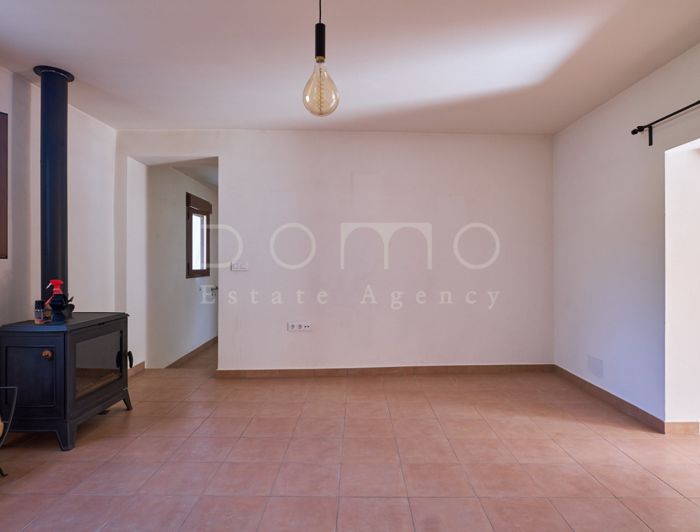 Image No.23-2 Bed Country House for sale
