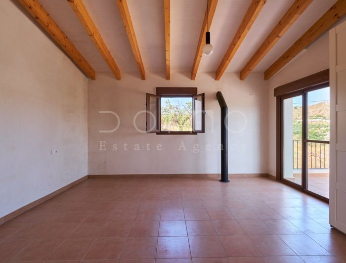 Image No.32-2 Bed Country House for sale