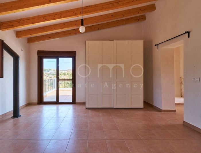 Image No.35-2 Bed Country House for sale