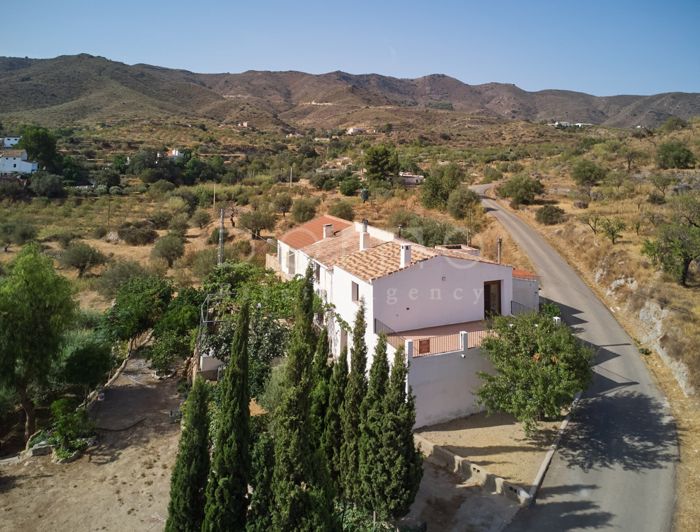 Image No.41-2 Bed Country House for sale