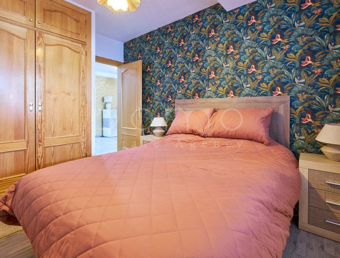 Image No.12-3 Bed Property for sale