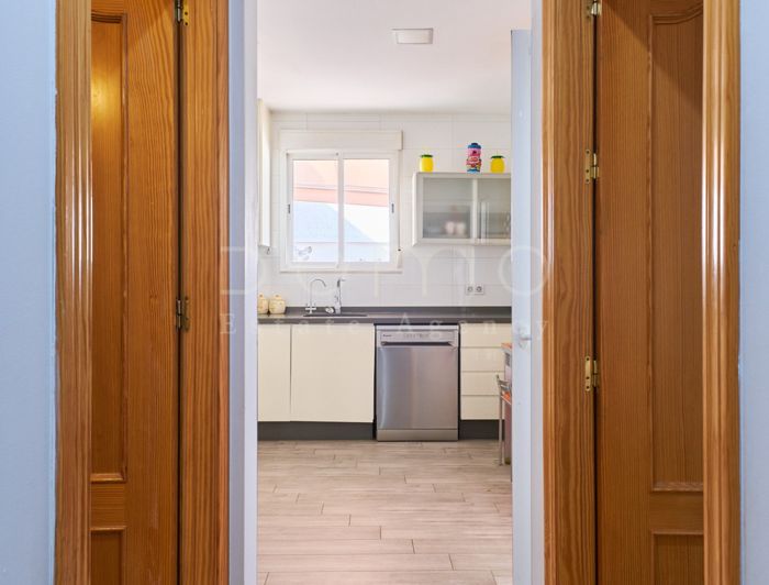Image No.19-3 Bed Property for sale
