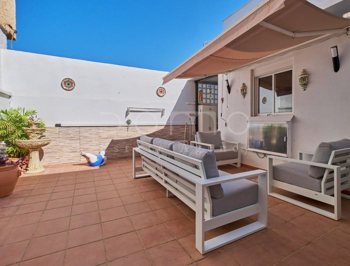 Image No.38-3 Bed Property for sale