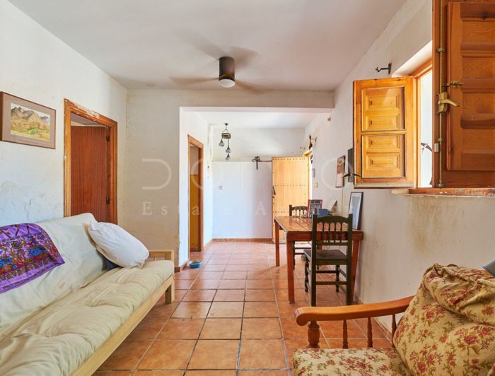 Image No.12-2 Bed Country House for sale