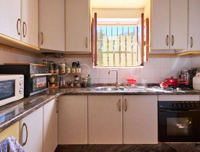 Image No.16-2 Bed Country House for sale