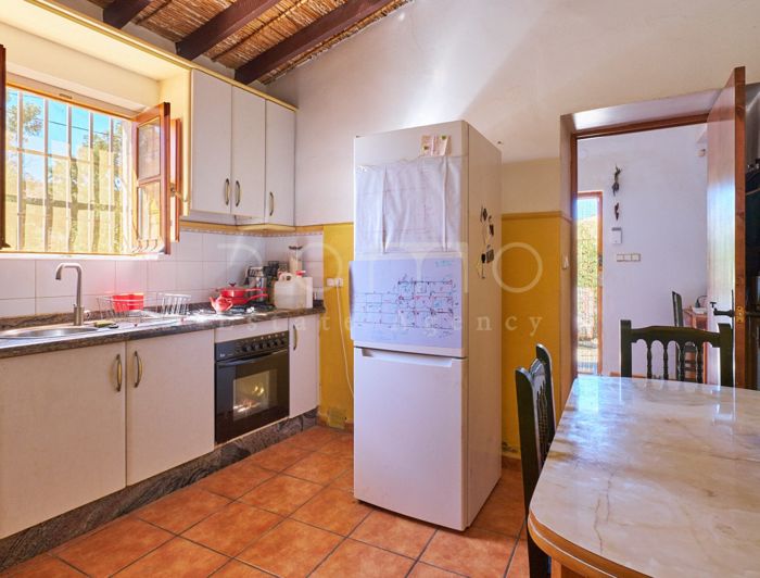 Image No.17-2 Bed Country House for sale