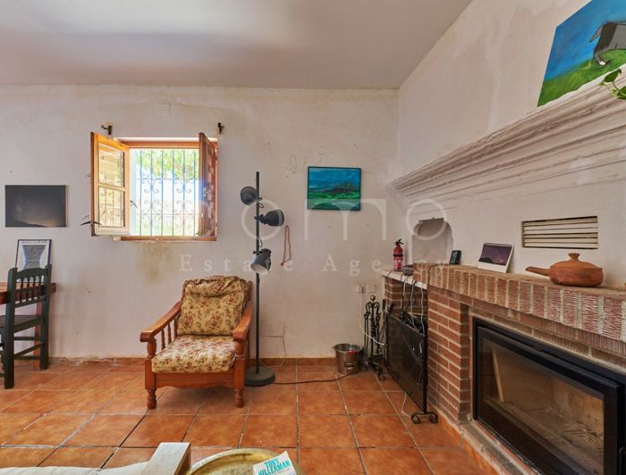 Image No.18-2 Bed Country House for sale