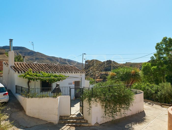 Image No.2-2 Bed Country House for sale