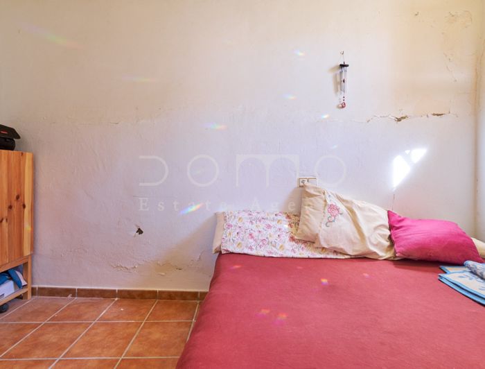Image No.22-2 Bed Country House for sale