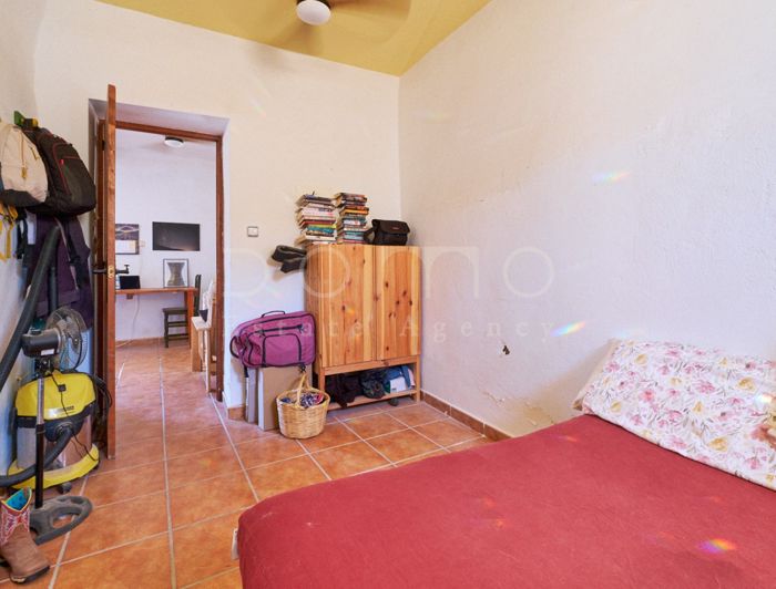 Image No.23-2 Bed Country House for sale
