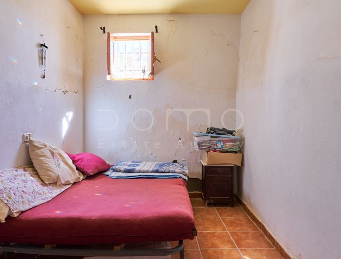 Image No.25-2 Bed Country House for sale
