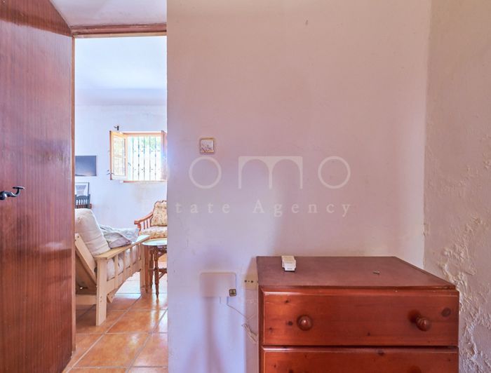 Image No.26-2 Bed Country House for sale
