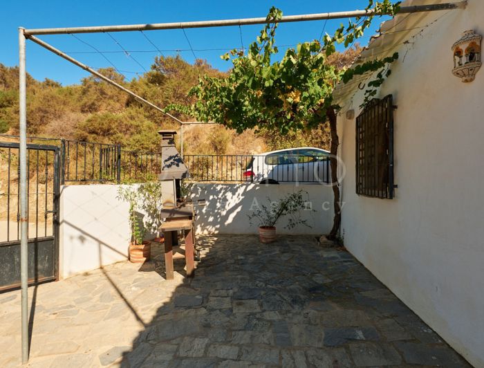 Image No.3-2 Bed Country House for sale