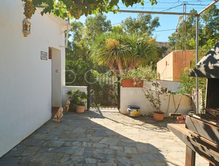 Image No.4-2 Bed Country House for sale