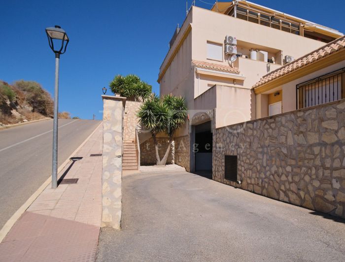 Image No.41-3 Bed Duplex for sale