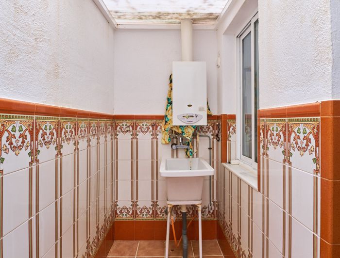 Image No.16-3 Bed Semi-Detached for sale