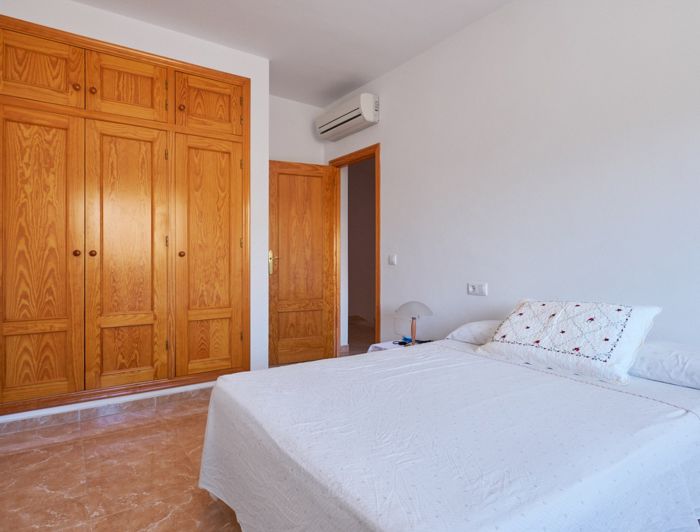 Image No.20-3 Bed Semi-Detached for sale