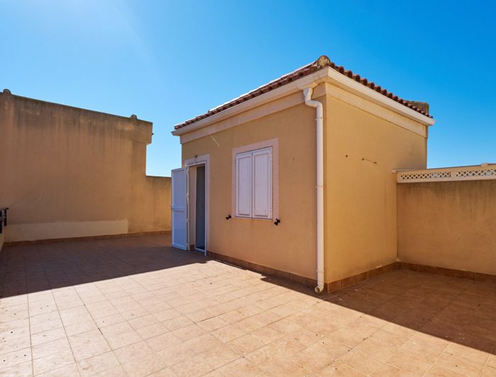 Image No.35-3 Bed Semi-Detached for sale