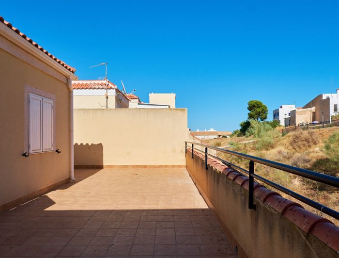 Image No.36-3 Bed Semi-Detached for sale