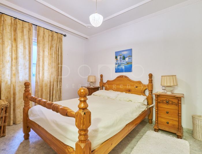 Image No.23-3 Bed Property for sale