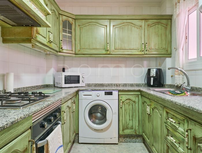 Image No.28-3 Bed Property for sale