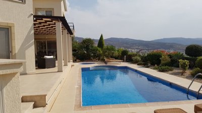 Detached Villa For Sale  in  Peyia