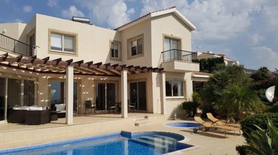 Detached Villa For Sale  in  Peyia