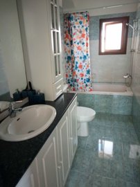 Detached Villa For Sale  in  Geroskipou