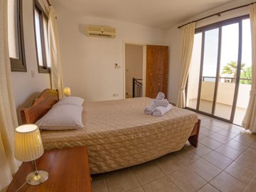 Detached Villa For Sale  in  Kissonerga