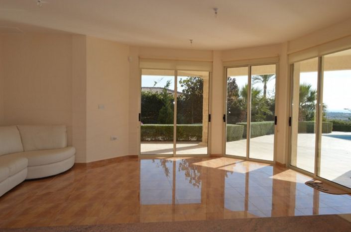 Image No.1-4 Bed Villa for sale