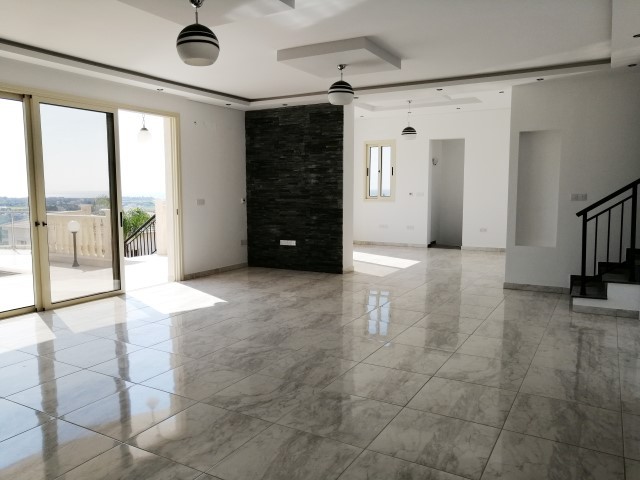 Image No.2-Villa de 4 chambres à vendre à Paphos