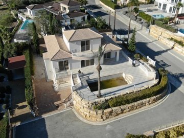 Detached Villa For Sale  in  Peyia - Sea Caves
