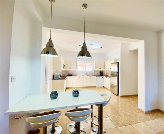 Image No.9-Villa de 5 chambres à vendre à Chlorakas