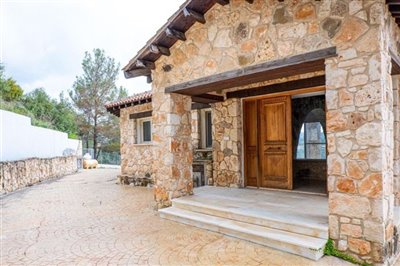 Detached Villa For Sale  in  Neo Chorio