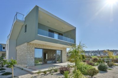 Detached Villa For Sale  in  Chlorakas