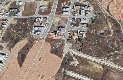 1 - Aglantzia, Land