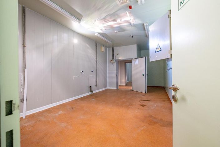 Image No.10-Commercial à vendre à Agia Varvara 