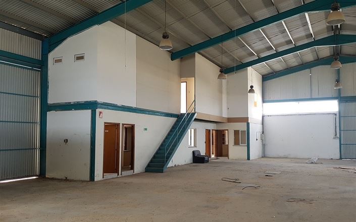 Image No.6-Commercial de 7 chambres à vendre à Timi