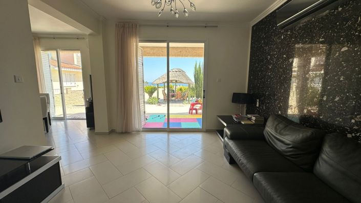 Image No.7-4 Bed Villa for sale